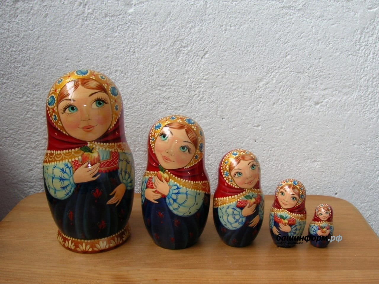 Матрешки расписные под спиртное