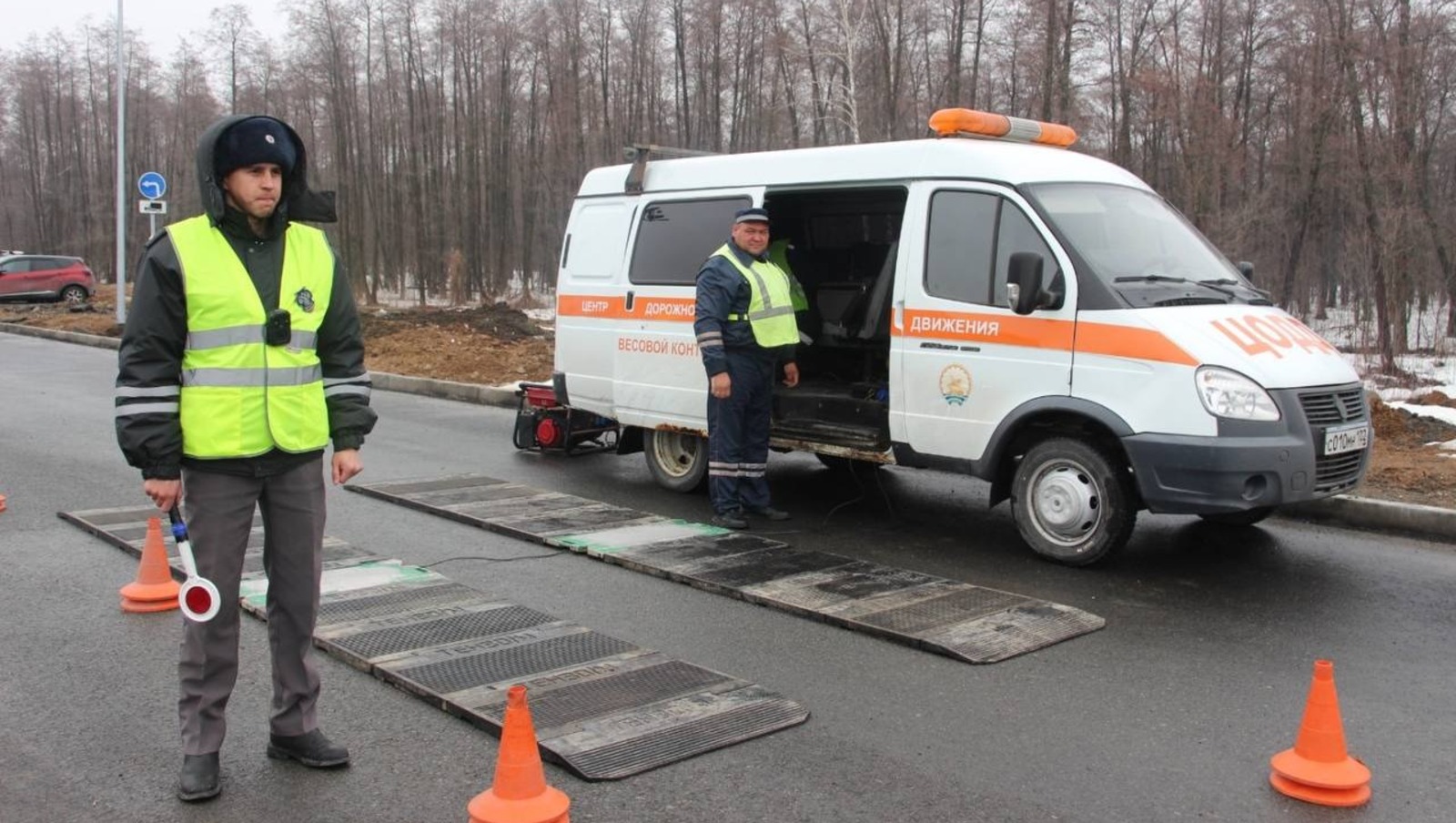 В Уфе на Восточном выезде установили передвижной пункт весового контроля