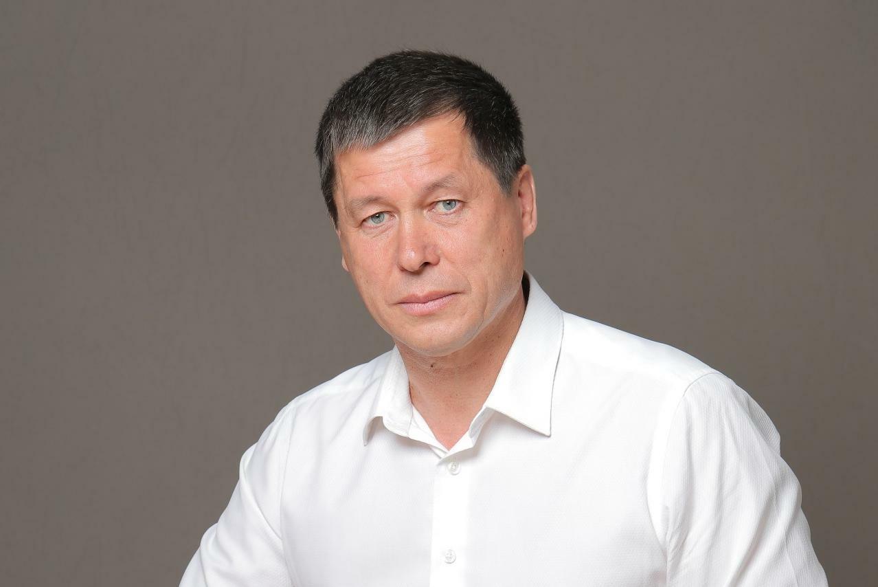 Зарифа байгускарова. Зариф Байгускаров депутат. Байгускаров Зариф Закирович депутат государственной Думы. Зариф Байгускаров жена. Зайнутдинов Зариф Закирович