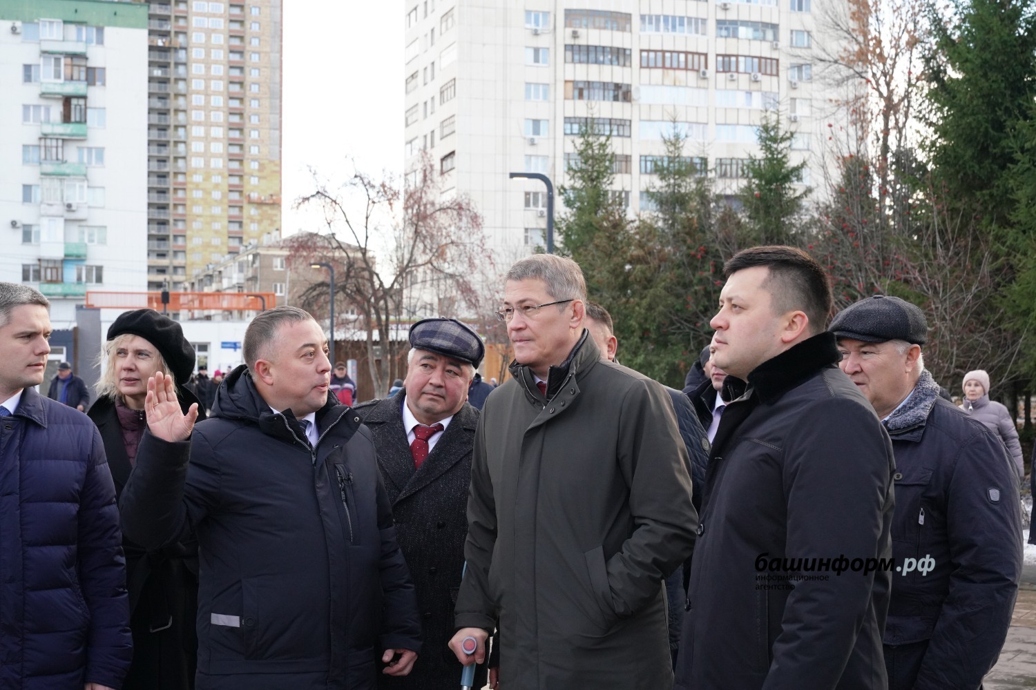 Уровень демы на сегодня уфа. Дёмский парк открытие. Жители Уфы. БСТ Уфа Дёмский парк. Уфа Демский парк район праздник.