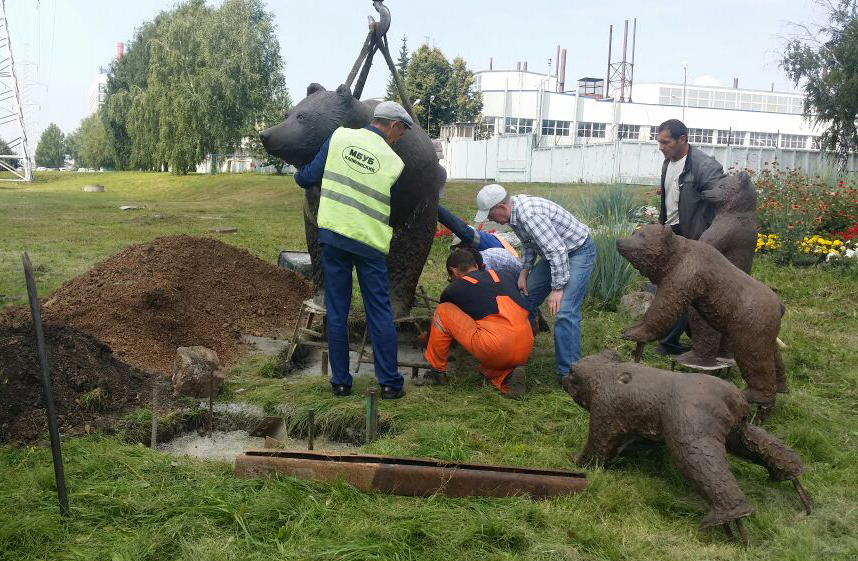 Медведь в новом городе. Медведь в уфе. скульптура медведица с медвежонком. скульптура &quot;медведица с медвежатами&quot; железноводск.