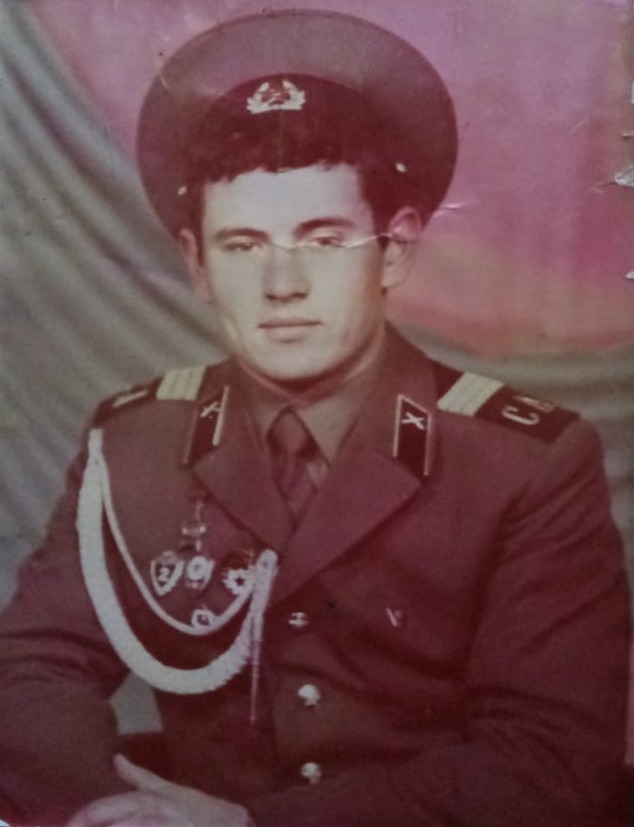 Салават Гаязович в молодости, во время службы в Советской Армии.