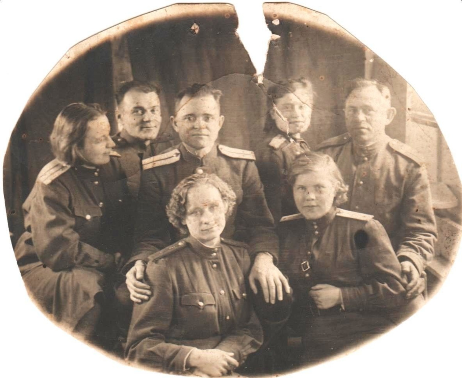 Личный архив Риммы Буранбаевой Групповое фото личного состава ВСП-191