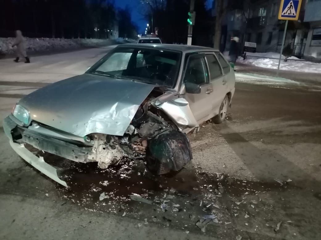 Столкнулись с 2 3 проблемами. Дтп октябрьский башкортостан. дтп в октябрьском башкирия 11 ноября. аварии в октябрьском башкортостан. 10.02.2025 в залегощи дтп столкнулись ваз 2114 и приора.